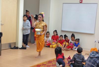 yfirst_dancer 2013 Cambodian New Year
