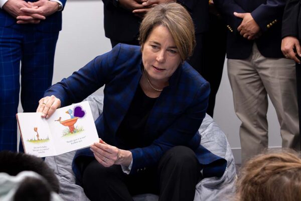 Reach Out and Read - Maura Healy Reading