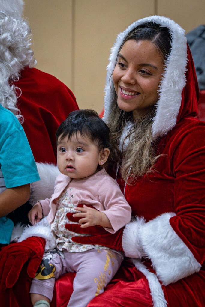 BFX_Mrs_Clause_2_optimized_1000 Baby with Mrs. Claus